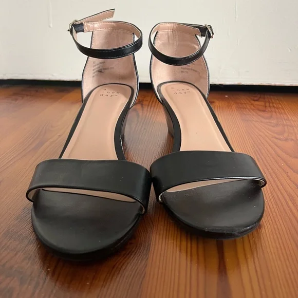 a new day Black Wedge Sandals, size 6.5 - Picture 3 of 7